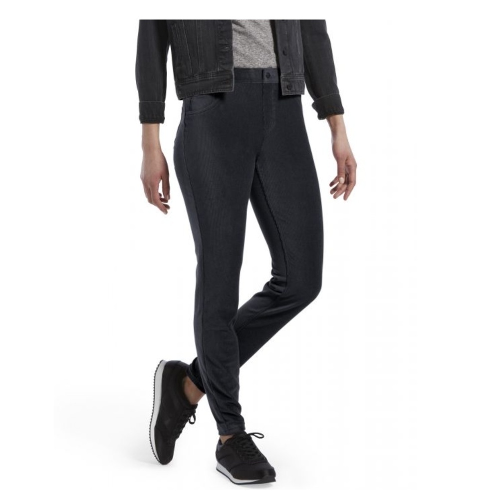 HUE Fashion Corduroy Leggings